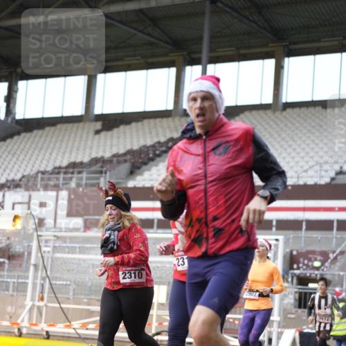 07.12.2025 - St. Pauli X-Mass-Run No. 15 Patografie http://msf.ph/oto/9370830 07.12.2025 11:36:04 Ziel 311, 728, 1792, 2183, 2310, 2316, 2907, 3109, 3610, 3612, 3614, 3653 meine-sportfotos.de