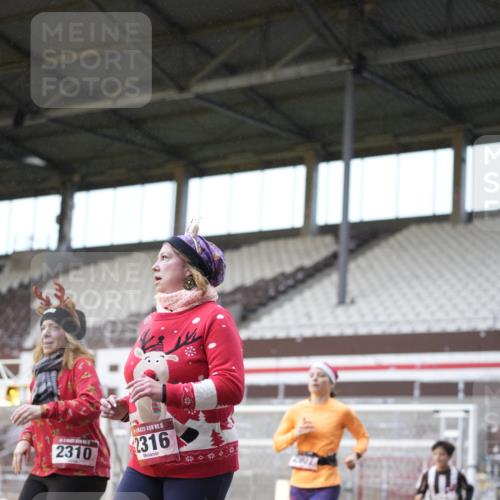 07.12.2025 - St. Pauli X-Mass-Run No. 15 Patografie http://msf.ph/oto/9370832 07.12.2025 11:36:05 Ziel 311, 728, 1753, 1792, 2183, 2310, 2316, 2907, 3109, 3610, 3612, 3614, 3653 meine-sportfotos.de