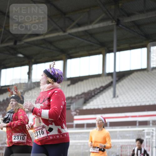 07.12.2025 - St. Pauli X-Mass-Run No. 15 Patografie http://msf.ph/oto/9370834 07.12.2025 11:36:05 Ziel 311, 728, 1753, 1792, 2183, 2310, 2316, 2907, 3109, 3610, 3612, 3614, 3653 meine-sportfotos.de