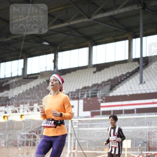 07.12.2025 - St. Pauli X-Mass-Run No. 15 Patografie http://msf.ph/oto/9370836 07.12.2025 11:36:06 Ziel 311, 728, 1753, 1792, 2183, 2310, 2316, 2907, 3109, 3610, 3612, 3614, 3653 meine-sportfotos.de