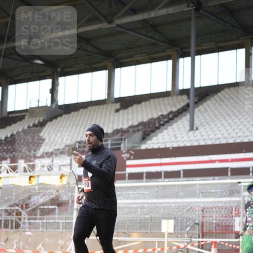 07.12.2025 - St. Pauli X-Mass-Run No. 15 Patografie http://msf.ph/oto/9370843 07.12.2025 11:36:07 Ziel 311, 728, 1753, 1792, 2183, 2310, 2316, 2907, 3109, 3610, 3612, 3614, 3653 meine-sportfotos.de