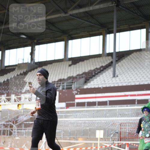 07.12.2025 - St. Pauli X-Mass-Run No. 15 Patografie http://msf.ph/oto/9370845 07.12.2025 11:36:07 Ziel 311, 728, 1753, 1792, 2183, 2310, 2316, 2907, 3109, 3610, 3612, 3614, 3653 meine-sportfotos.de