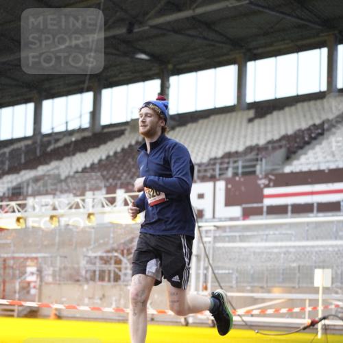 07.12.2025 - St. Pauli X-Mass-Run No. 15 Patografie http://msf.ph/oto/9370856 07.12.2025 11:36:20 Ziel 1753, 1792, 2907, 3610, 3612, 3826, 4628 meine-sportfotos.de