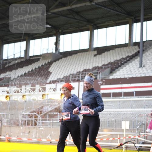 07.12.2025 - St. Pauli X-Mass-Run No. 15 Patografie http://msf.ph/oto/9370863 07.12.2025 11:36:46 Ziel 1588, 1590, 2004, 2405, 2517, 2917 meine-sportfotos.de