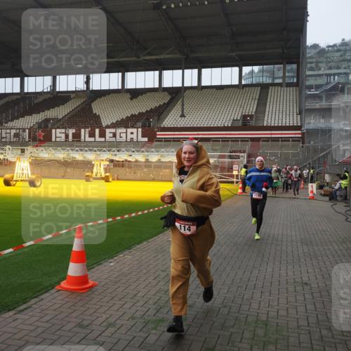 07.12.2025 - St. Pauli X-Mass-Run No. 15 Fabian Wolf http://msf.ph/oto/9370875 07.12.2025 10:05:15 Ziel 114, 202, 210, 292, 699, 1121, 1481, 1661, 1761, 2856, 2866, 3186, 3307, 3311, 4036 meine-sportfotos.de