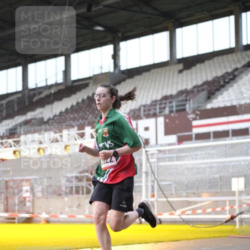 07.12.2025 - St. Pauli X-Mass-Run No. 15 Patografie http://msf.ph/oto/9370887 07.12.2025 11:36:54 Ziel 484, 1588, 1590, 2004, 2022, 2102, 2279, 2405, 2517, 2917, 3931 meine-sportfotos.de