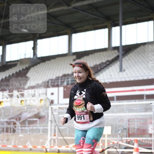 07.12.2025 - St. Pauli X-Mass-Run No. 15 Patografie http://msf.ph/oto/9370902 07.12.2025 11:37:01 Ziel 484, 991, 1280, 1588, 1590, 2004, 2022, 2102, 2279, 2405, 2517, 2686, 2917, 3931 meine-sportfotos.de