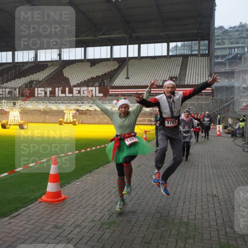 07.12.2025 - St. Pauli X-Mass-Run No. 15 Fabian Wolf http://msf.ph/oto/9370906 07.12.2025 10:05:21 Ziel 114, 543, 668, 950, 1121, 1316, 1374, 1481, 1661, 1761, 3186, 3307, 3386, 4036, 4556, 4558 meine-sportfotos.de