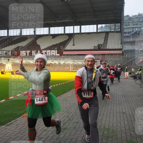 07.12.2025 - St. Pauli X-Mass-Run No. 15 Fabian Wolf http://msf.ph/oto/9370912 07.12.2025 10:05:22 Ziel 114, 543, 668, 950, 1121, 1316, 1374, 1481, 1661, 1761, 3186, 3386, 4036, 4556, 4558 meine-sportfotos.de