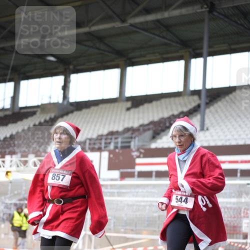 07.12.2025 - St. Pauli X-Mass-Run No. 15 Patografie http://msf.ph/oto/9370919 07.12.2025 11:37:26 Ziel 544, 857, 1154, 2810, 3916 meine-sportfotos.de