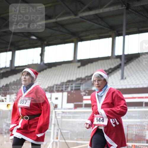 07.12.2025 - St. Pauli X-Mass-Run No. 15 Patografie http://msf.ph/oto/9370921 07.12.2025 11:37:26 Ziel 544, 857, 1154, 2810, 3916 meine-sportfotos.de