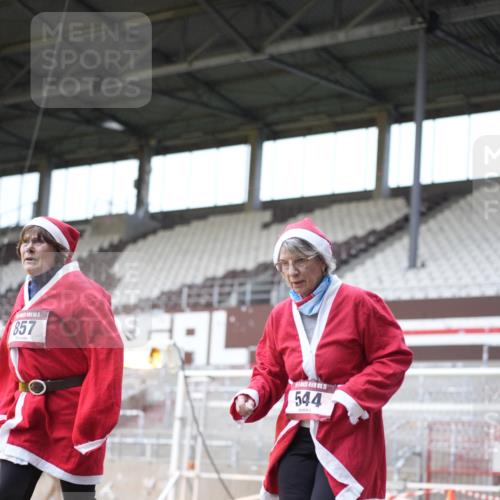 07.12.2025 - St. Pauli X-Mass-Run No. 15 Patografie http://msf.ph/oto/9370923 07.12.2025 11:37:27 Ziel 544, 857, 1154, 2810, 3916 meine-sportfotos.de