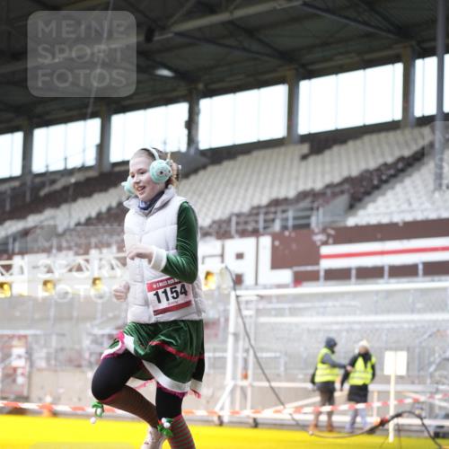 07.12.2025 - St. Pauli X-Mass-Run No. 15 Patografie http://msf.ph/oto/9370930 07.12.2025 11:37:31 Ziel 544, 857, 1154, 1156, 2810, 3916 meine-sportfotos.de