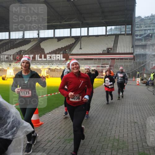 07.12.2025 - St. Pauli X-Mass-Run No. 15 Fabian Wolf http://msf.ph/oto/9370931 07.12.2025 10:05:24 Ziel 114, 543, 668, 950, 1121, 1316, 1374, 1481, 1661, 1761, 3186, 3386, 4036, 4556, 4558 meine-sportfotos.de