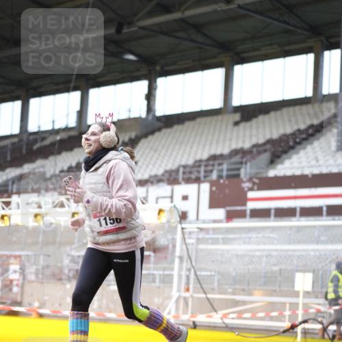 07.12.2025 - St. Pauli X-Mass-Run No. 15 Patografie http://msf.ph/oto/9370932 07.12.2025 11:37:33 Ziel 544, 857, 1154, 1156, 3916 meine-sportfotos.de