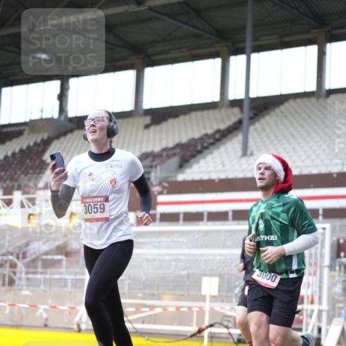 07.12.2025 - St. Pauli X-Mass-Run No. 15 Patografie http://msf.ph/oto/9370947 07.12.2025 11:37:45 Ziel 617, 1154, 1156, 3000, 3059, 3358 meine-sportfotos.de