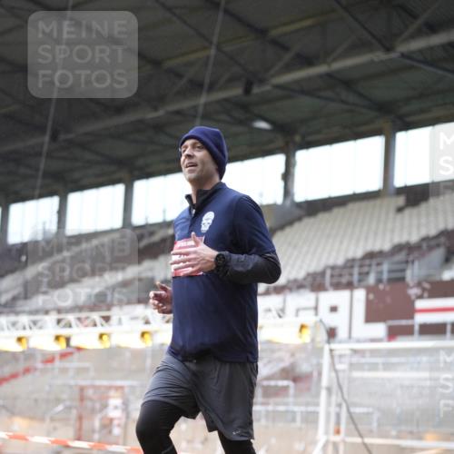 07.12.2025 - St. Pauli X-Mass-Run No. 15 Patografie http://msf.ph/oto/9370957 07.12.2025 11:37:56 Ziel 307, 617, 3000, 3059, 3358 meine-sportfotos.de