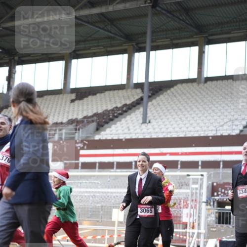 07.12.2025 - St. Pauli X-Mass-Run No. 15 Patografie http://msf.ph/oto/9370963 07.12.2025 11:38:08 Ziel 307, 2395, 2396, 2715, 3065, 3066, 3341, 3762, 3765 meine-sportfotos.de