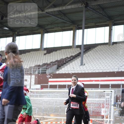 07.12.2025 - St. Pauli X-Mass-Run No. 15 Patografie http://msf.ph/oto/9370965 07.12.2025 11:38:08 Ziel 307, 2395, 2396, 2715, 3065, 3066, 3341, 3762, 3765 meine-sportfotos.de