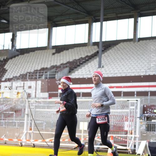 07.12.2025 - St. Pauli X-Mass-Run No. 15 Patografie http://msf.ph/oto/9370995 07.12.2025 11:38:33 Ziel 1318, 1601, 1605, 1606, 2099, 2815, 2816, 3365, 3367, 4821, 4822 meine-sportfotos.de