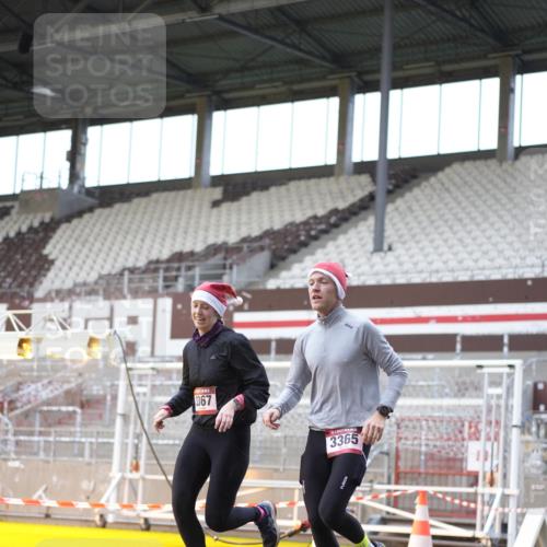 07.12.2025 - St. Pauli X-Mass-Run No. 15 Patografie http://msf.ph/oto/9370997 07.12.2025 11:38:33 Ziel 1318, 1601, 1605, 1606, 2099, 2815, 2816, 3365, 3367, 4821, 4822 meine-sportfotos.de
