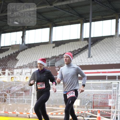 07.12.2025 - St. Pauli X-Mass-Run No. 15 Patografie http://msf.ph/oto/9370999 07.12.2025 11:38:33 Ziel 1318, 1601, 1605, 1606, 2099, 2815, 2816, 3365, 3367, 4821, 4822 meine-sportfotos.de