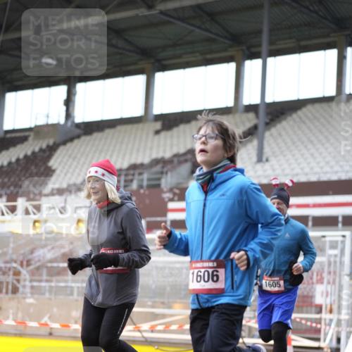 07.12.2025 - St. Pauli X-Mass-Run No. 15 Patografie http://msf.ph/oto/9371006 07.12.2025 11:38:36 Ziel 453, 1133, 1318, 1601, 1605, 1606, 2010, 2011, 2099, 2815, 2816, 3365, 3367, 3508, 4821, 4822 meine-sportfotos.de