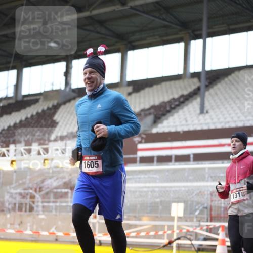 07.12.2025 - St. Pauli X-Mass-Run No. 15 Patografie http://msf.ph/oto/9371009 07.12.2025 11:38:37 Ziel 453, 1133, 1318, 1601, 1605, 1606, 2010, 2011, 2099, 2815, 2816, 3365, 3367, 3508, 4821, 4822 meine-sportfotos.de