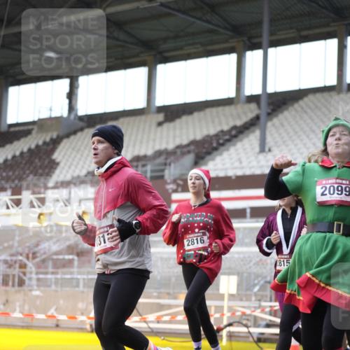 07.12.2025 - St. Pauli X-Mass-Run No. 15 Patografie http://msf.ph/oto/9371012 07.12.2025 11:38:37 Ziel 453, 1133, 1318, 1601, 1605, 1606, 2010, 2011, 2099, 2815, 2816, 3365, 3367, 3508, 4821, 4822 meine-sportfotos.de