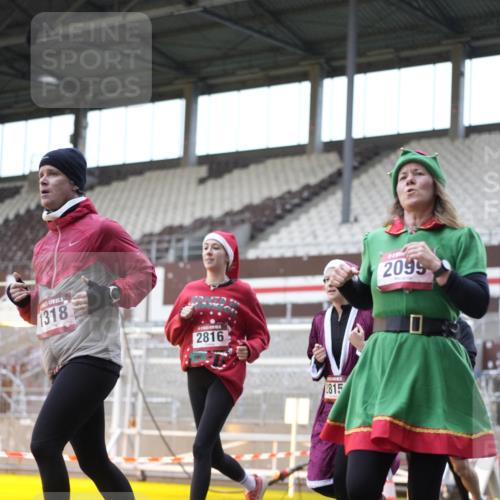 07.12.2025 - St. Pauli X-Mass-Run No. 15 Patografie http://msf.ph/oto/9371014 07.12.2025 11:38:38 Ziel 453, 1133, 1318, 1601, 1605, 1606, 2010, 2011, 2099, 2815, 2816, 3365, 3367, 3508, 4821, 4822 meine-sportfotos.de
