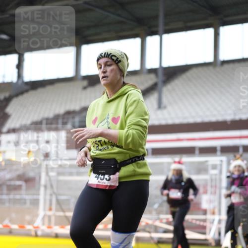 07.12.2025 - St. Pauli X-Mass-Run No. 15 Patografie http://msf.ph/oto/9371022 07.12.2025 11:38:40 Ziel 453, 1133, 1318, 1601, 1605, 1606, 2010, 2011, 2099, 2815, 2816, 3365, 3367, 3508, 4822 meine-sportfotos.de