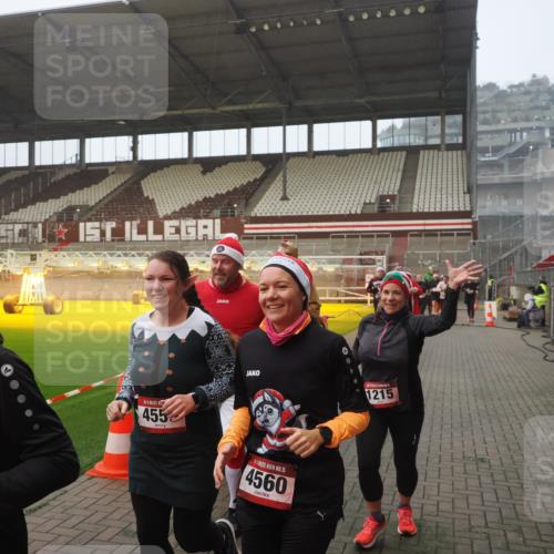 07.12.2025 - St. Pauli X-Mass-Run No. 15 Fabian Wolf http://msf.ph/oto/9371024 07.12.2025 10:05:42 Ziel 2, 3, 54, 123, 363, 385, 512, 945, 1215, 1222, 1789, 1791, 3231, 4195, 4552, 4555, 4559, 4560 meine-sportfotos.de
