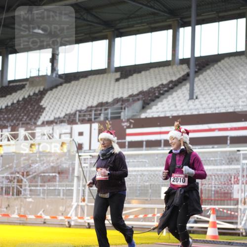 07.12.2025 - St. Pauli X-Mass-Run No. 15 Patografie http://msf.ph/oto/9371025 07.12.2025 11:38:41 Ziel 453, 729, 1133, 1318, 1601, 1605, 1606, 2010, 2011, 2099, 2815, 2816, 3365, 3367, 3508 meine-sportfotos.de