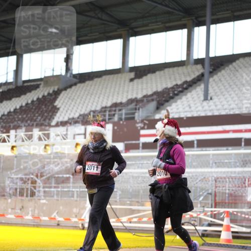 07.12.2025 - St. Pauli X-Mass-Run No. 15 Patografie http://msf.ph/oto/9371029 07.12.2025 11:38:42 Ziel 453, 729, 1133, 1318, 1601, 1605, 1606, 2010, 2011, 2099, 2815, 2816, 3365, 3367, 3508 meine-sportfotos.de