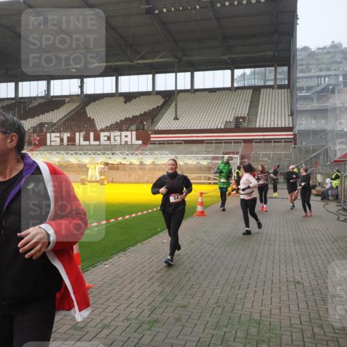 07.12.2025 - St. Pauli X-Mass-Run No. 15 Fabian Wolf http://msf.ph/oto/9371050 07.12.2025 10:05:47 Ziel 2, 3, 54, 123, 363, 385, 512, 945, 1215, 1222, 1789, 1791, 3231, 3877, 4194, 4195, 4552, 4555, 4559, 4560 meine-sportfotos.de