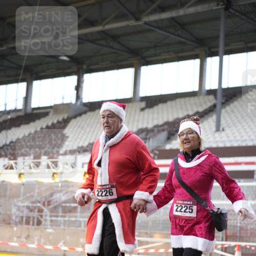 07.12.2025 - St. Pauli X-Mass-Run No. 15 Patografie http://msf.ph/oto/9371051 07.12.2025 11:39:04 Ziel 1737, 2225, 2226, 2602, 3357 meine-sportfotos.de