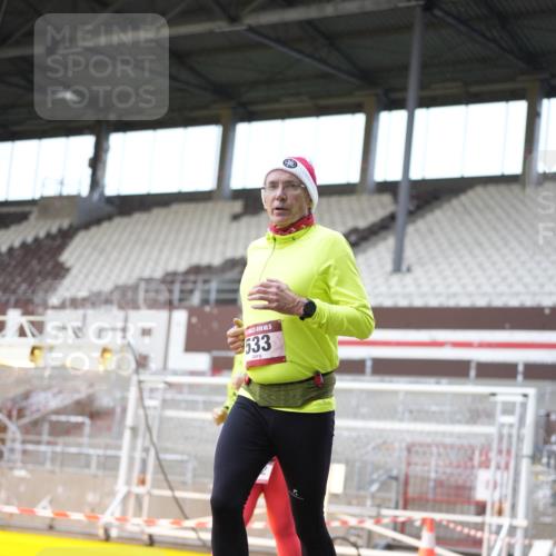 07.12.2025 - St. Pauli X-Mass-Run No. 15 Patografie http://msf.ph/oto/9371072 07.12.2025 11:39:41 Ziel 12, 533, 2561, 3362 meine-sportfotos.de