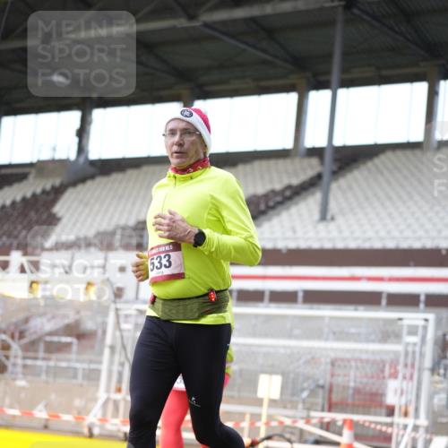 07.12.2025 - St. Pauli X-Mass-Run No. 15 Patografie http://msf.ph/oto/9371075 07.12.2025 11:39:41 Ziel 12, 533, 2561, 3362 meine-sportfotos.de