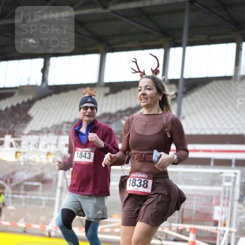 07.12.2025 - St. Pauli X-Mass-Run No. 15 Patografie http://msf.ph/oto/9371080 07.12.2025 11:39:47 Ziel 533, 1838, 1843, 2031, 2561, 3362 meine-sportfotos.de