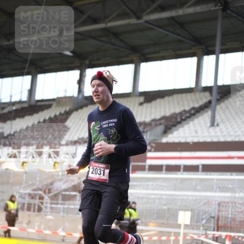 07.12.2025 - St. Pauli X-Mass-Run No. 15 Patografie http://msf.ph/oto/9371085 07.12.2025 11:39:51 Ziel 533, 1838, 1843, 2031, 2561, 3362 meine-sportfotos.de