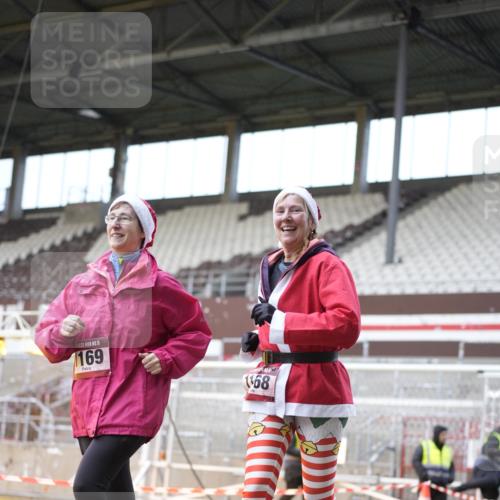 07.12.2025 - St. Pauli X-Mass-Run No. 15 Patografie http://msf.ph/oto/9371093 07.12.2025 11:39:58 Ziel 1168, 1169, 1533, 1838, 1843, 2031, 2561 meine-sportfotos.de