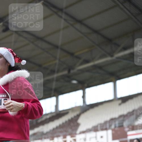 07.12.2025 - St. Pauli X-Mass-Run No. 15 Patografie http://msf.ph/oto/9371111 07.12.2025 11:40:21 Ziel 1756, 2144, 2713, 3554, 3824, 3825, 3850 meine-sportfotos.de