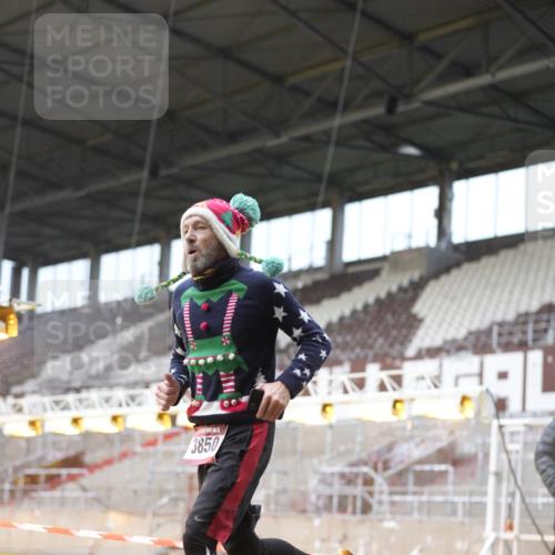 07.12.2025 - St. Pauli X-Mass-Run No. 15 Patografie http://msf.ph/oto/9371119 07.12.2025 11:40:24 Ziel 1756, 2144, 2713, 3554, 3824, 3825, 3850 meine-sportfotos.de