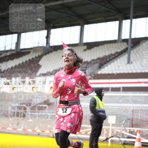 07.12.2025 - St. Pauli X-Mass-Run No. 15 Patografie http://msf.ph/oto/9371132 07.12.2025 11:40:36 Ziel 52, 726, 727, 1061, 1756, 2199, 2416, 2417, 2865, 3850 meine-sportfotos.de