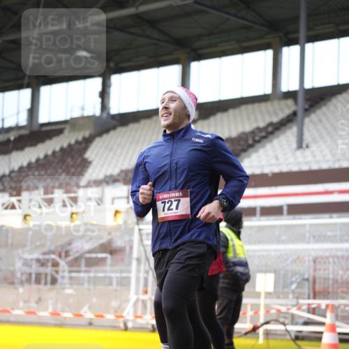 07.12.2025 - St. Pauli X-Mass-Run No. 15 Patografie http://msf.ph/oto/9371135 07.12.2025 11:40:38 Ziel 52, 726, 727, 1061, 1277, 2199, 2416, 2417, 2865, 2976, 3850 meine-sportfotos.de
