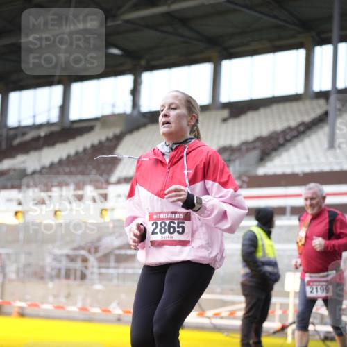 07.12.2025 - St. Pauli X-Mass-Run No. 15 Patografie http://msf.ph/oto/9371137 07.12.2025 11:40:40 Ziel 52, 726, 727, 1061, 1277, 2199, 2416, 2417, 2865, 2976, 3592, 4608 meine-sportfotos.de