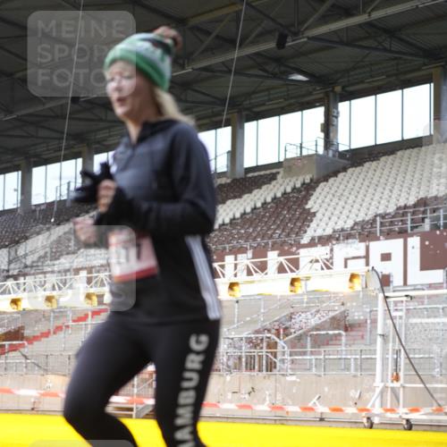 07.12.2025 - St. Pauli X-Mass-Run No. 15 Patografie http://msf.ph/oto/9371148 07.12.2025 11:40:42 Ziel 52, 726, 727, 1061, 1277, 2199, 2416, 2417, 2865, 2976, 3592, 3619, 4608 meine-sportfotos.de