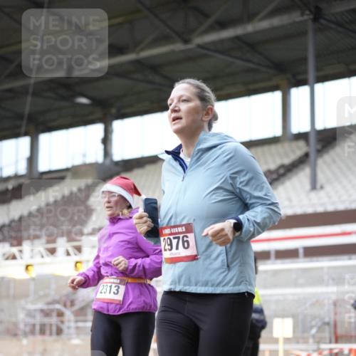 07.12.2025 - St. Pauli X-Mass-Run No. 15 Patografie http://msf.ph/oto/9371156 07.12.2025 11:40:43 Ziel 52, 726, 727, 1061, 1277, 2199, 2294, 2416, 2417, 2425, 2865, 2976, 3592, 3619, 4608 meine-sportfotos.de
