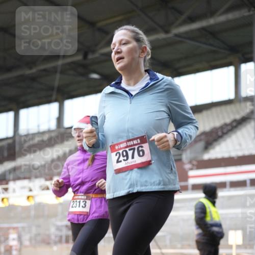 07.12.2025 - St. Pauli X-Mass-Run No. 15 Patografie http://msf.ph/oto/9371157 07.12.2025 11:40:43 Ziel 52, 726, 727, 1061, 1277, 2199, 2294, 2416, 2417, 2425, 2865, 2976, 3592, 3619, 4608 meine-sportfotos.de