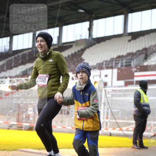 07.12.2025 - St. Pauli X-Mass-Run No. 15 Patografie http://msf.ph/oto/9371188 07.12.2025 11:41:01 Ziel 2292, 2294, 2425, 2708, 2710, 2947, 3259, 3619, 3748, 3880, 3885, 3912 meine-sportfotos.de
